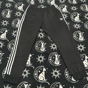 Adidas Trefoil Cuffed Jogger Track pants Slim. Size medium.